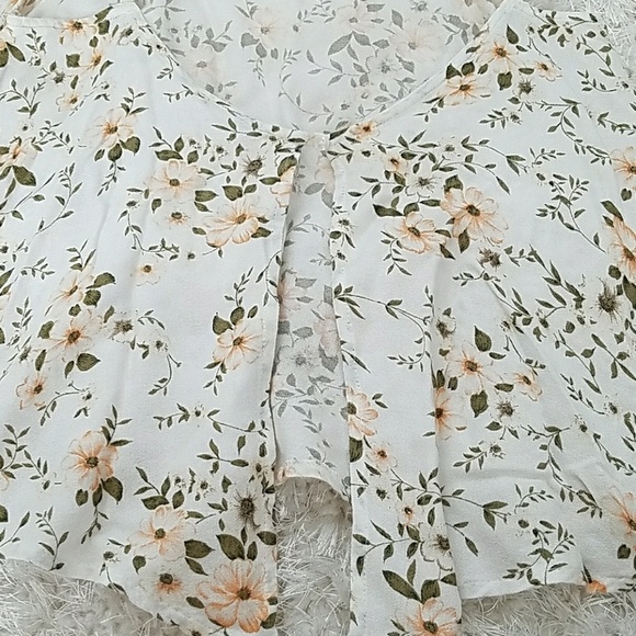 Very cute, soft and flowy sleeveless top, size S - Picture 5 of 6